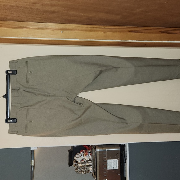 Men's Ralph Lauren Tan Slacks, Size 33x32 but hemmed to a 31in length - Picture 5 of 8